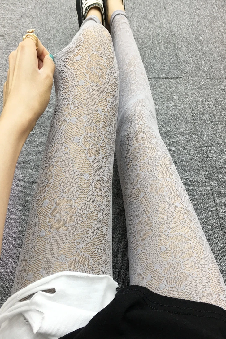 South Korea 2025 Lace Bottoms  - Street Fashion In Korea ulasan dan harga