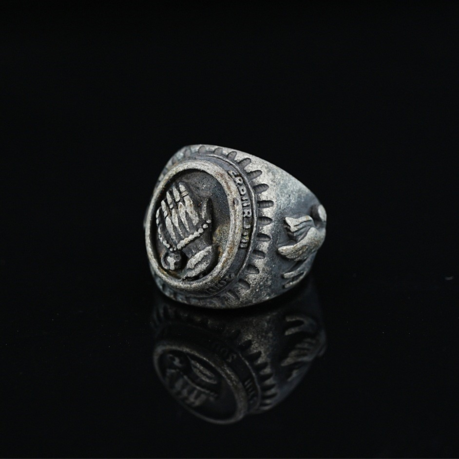 Vintage Hand Praying Titanium  - Street Fashion Rings ulasan dan harga